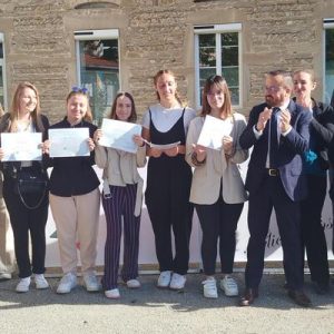 neuder remise diplome auxiliaire puericulture